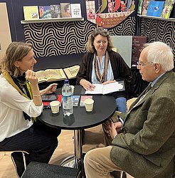 Charlotte Kramer auf der Frankfurter Buchmesse 2026 ★ FBM 2026 ★ Universal Art Group