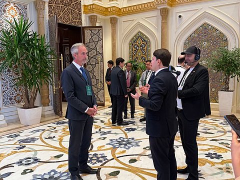 Alexander at a Presseinterview at the International Media Forum Alexander at a Presseinterview at the International Media Forum