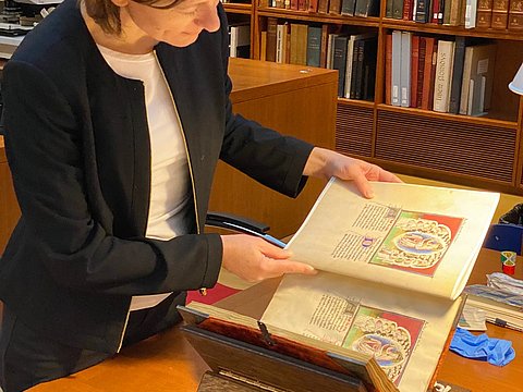 Charlotte Kramer conducting a colour comparison of the Berry Apocalypse at The Morgan Library & Museum in New York Charlotte Kramer conducting a colour comparison of the Berry Apocalypse at The Morgan Library & Museum in New York