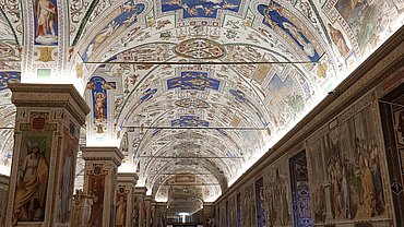 Bibliotheksdecke mit Stuckerei / Library Stucco ceiling ★ Universal Art Group