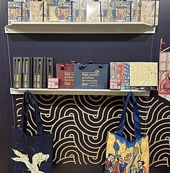 Merchandising Produktauswahl von Medieval Art Stories auf der Frankfurter Buchmesse 2026 ★ FBM 2026 ★ Universal Art Group